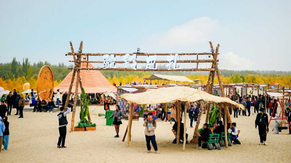 长宏策略 沙海欢歌奏华章，文旅融合谱新篇！昆仑乐都·木卡姆艺术季上演沙漠音乐汇